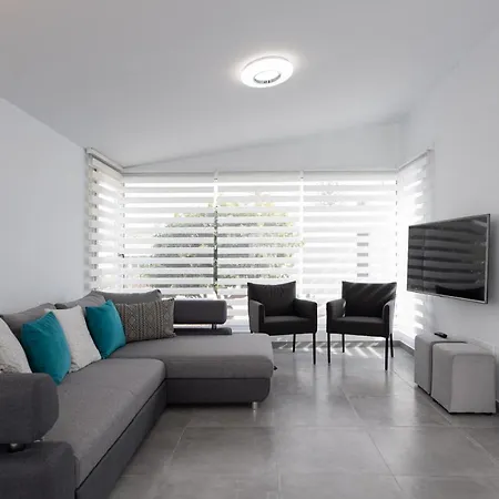Stunning Bungalow Dragon Club Ii Holiday home